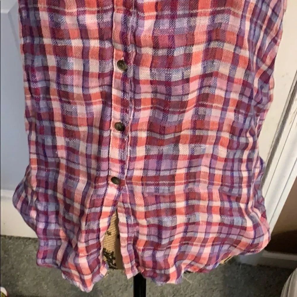 Lucky brand top. - Picture 3 of 8